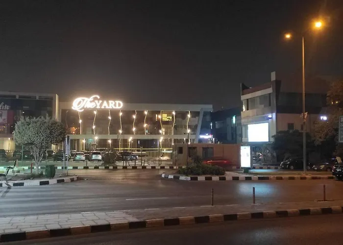 مدينة الرحاب سيتى سكوير . Al Rehab City , City Square, The Yard