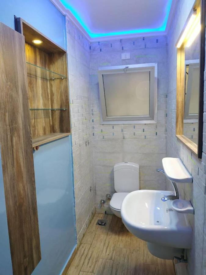مدينة الرحاب سيتى سكوير . Al Rehab , Square, The Yard Apartment Kairo